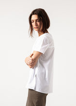 Charger l'image dans la galerie, Pleat Back Blouse in White