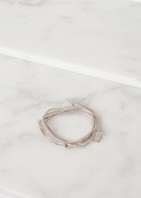 Charger l'image dans la galerie, Bracelet 85 in Grey Silk/Silver