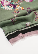 Charger l'image dans la galerie, Floral Cashmere Scarf