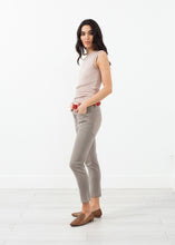 Charger l'image dans la galerie, Belted Jeans