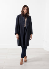 Charger l&#39;image dans la galerie, Woven Pleat Back Coat
