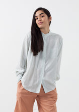Charger l&#39;image dans la galerie, Classic Button Down
