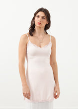 Charger l&#39;image dans la galerie, Delicious Lace Slip
