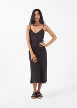 Charger l&#39;image dans la galerie, Bias Slip Dress
